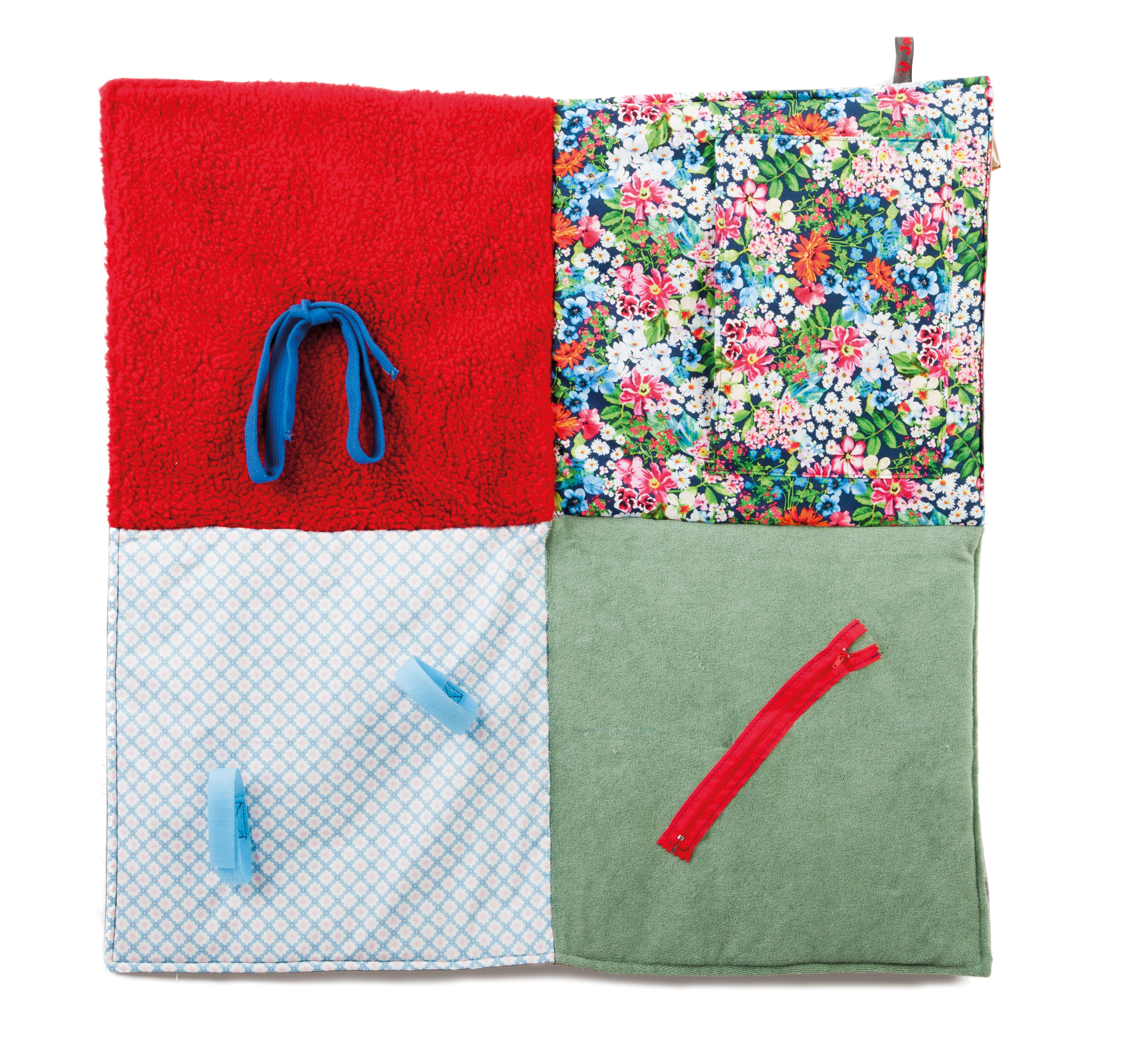 Couverture avec matériaux divers pour toucher -- 1010357