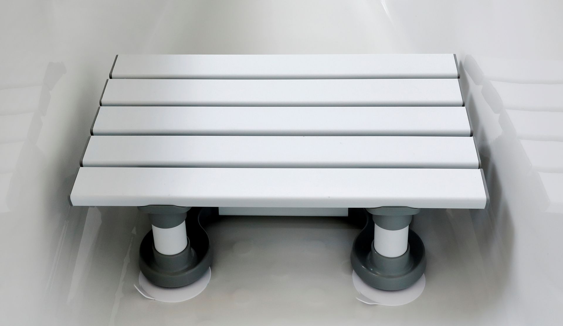 Siège de baignoire Savanah avec assise en lattis